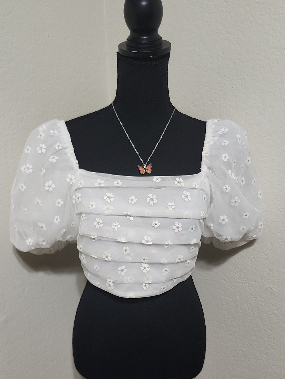 BuddyLove White Pleated Floral Crop Top Puff Sleeve XS EUC
